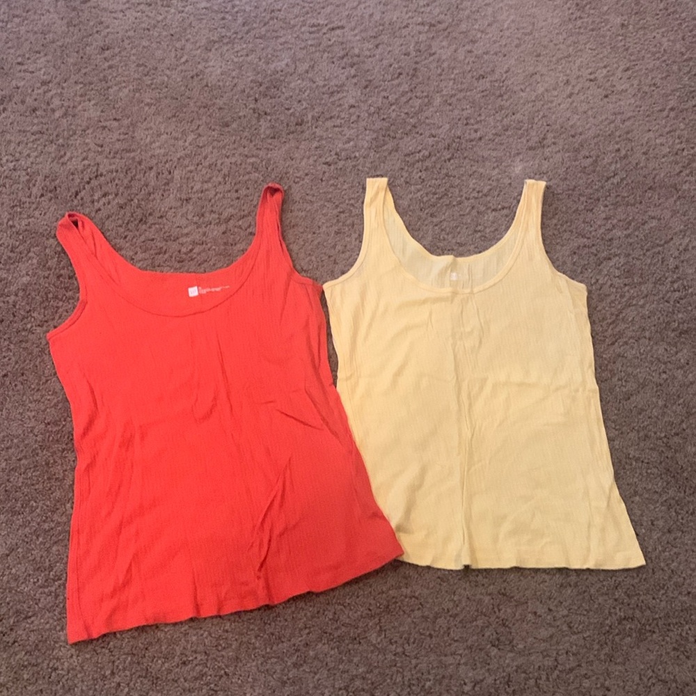 Set of 2 GAP tank tops